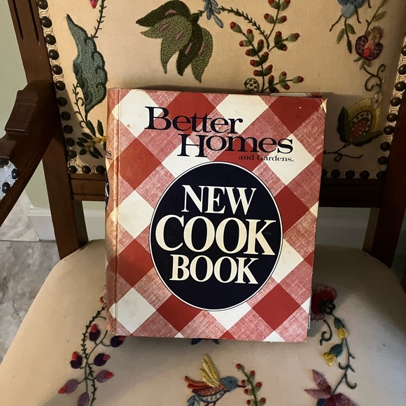 VINTAGE BETTER HOMES & GARDENS NEW COOKBOOK 1981 HARDCOVER 5 RING BINDER - Picture 1 of 17